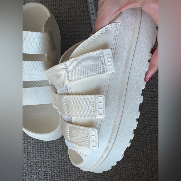 Brand New UGG GoldenGlow Slide Sandals – Women’s Size 8 - Picture 4 of 13